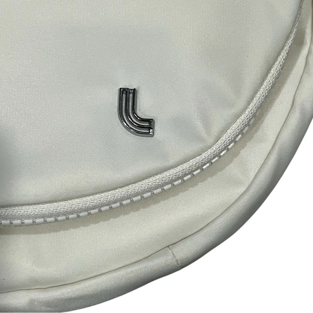 Lole Crossbody Bag White - Picture 8 of 16